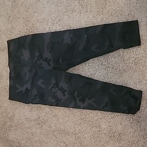 Zyia Green & Black Camo Leggings - 8-10